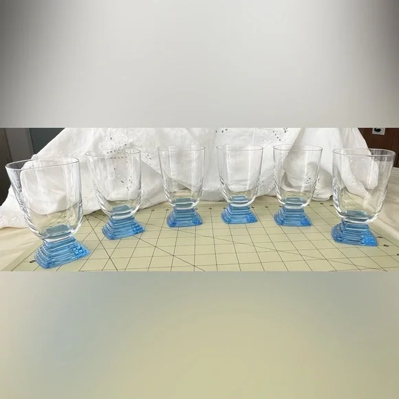 Bormioli Rocco cocktail glasses with Stacked square Blue Base set of six - Picture 1 of 5